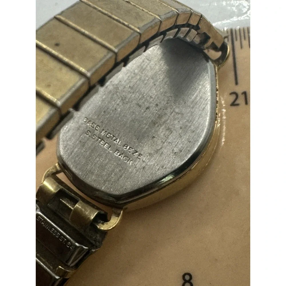 Vintage Timex Womens Oval Gold Tone‎ Watch Speidel Expansion Band Untested
